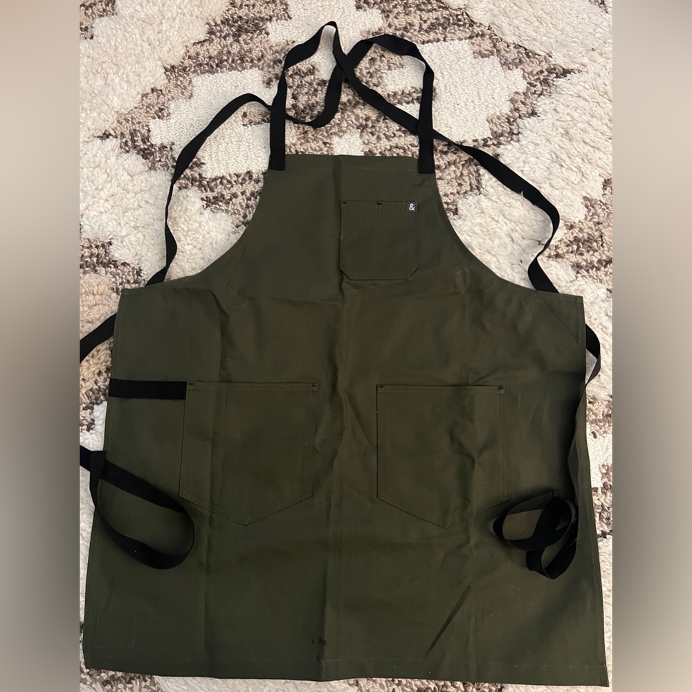 Hedley & Bennett Crossback Olive Green Apron